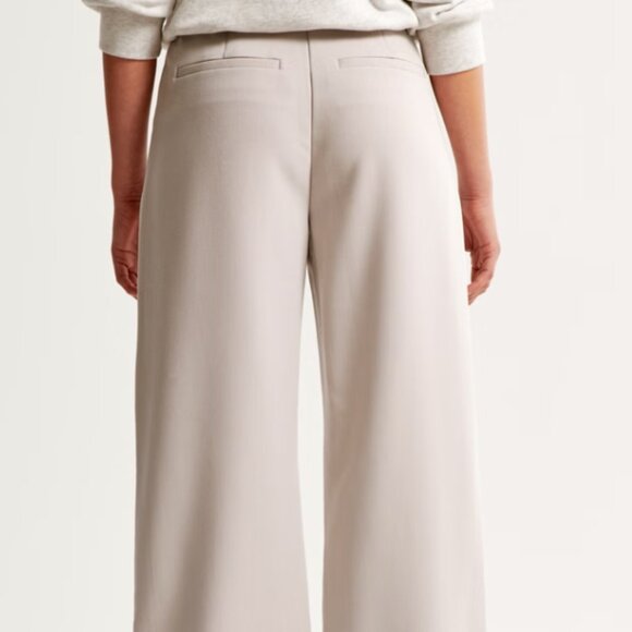 Abercrombie and Fitch Women's Sloane Tailored Wide Leg Pant Light Taupe - Picture 3 of 3